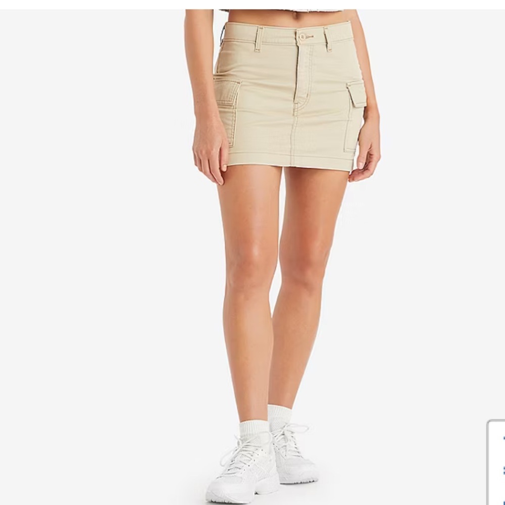 Levi’s Beige Cargo Mini Skirt
